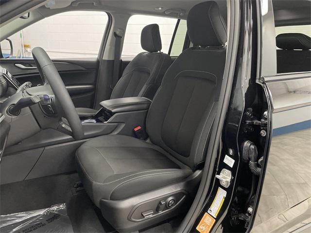 used 2023 Jeep Grand Cherokee car, priced at $33,499