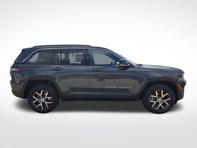 new 2025 Jeep Grand Cherokee car, priced at $47,725