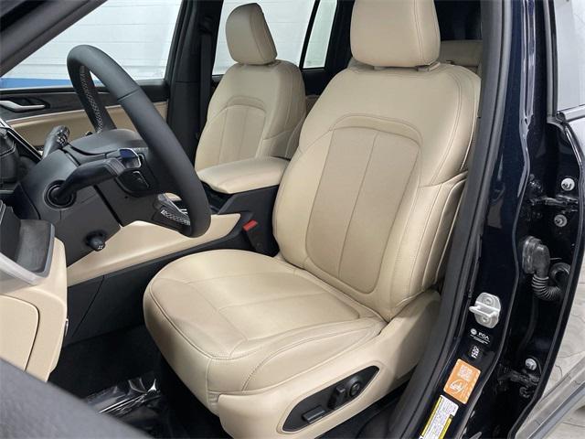 used 2024 Jeep Grand Cherokee car, priced at $39,995