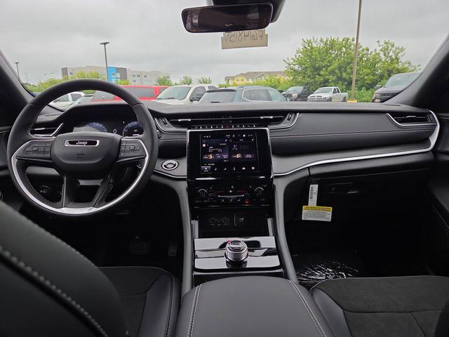 new 2025 Jeep Grand Cherokee car, priced at $43,287