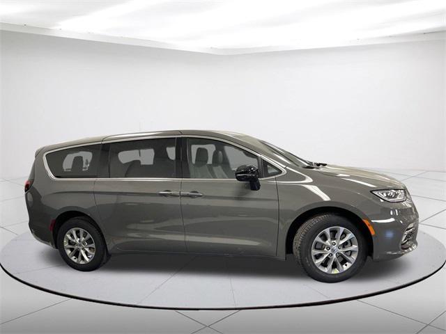 new 2025 Chrysler Pacifica car, priced at $47,810