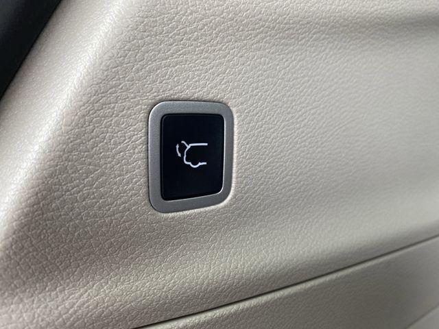 used 2023 Chrysler Pacifica car, priced at $30,517