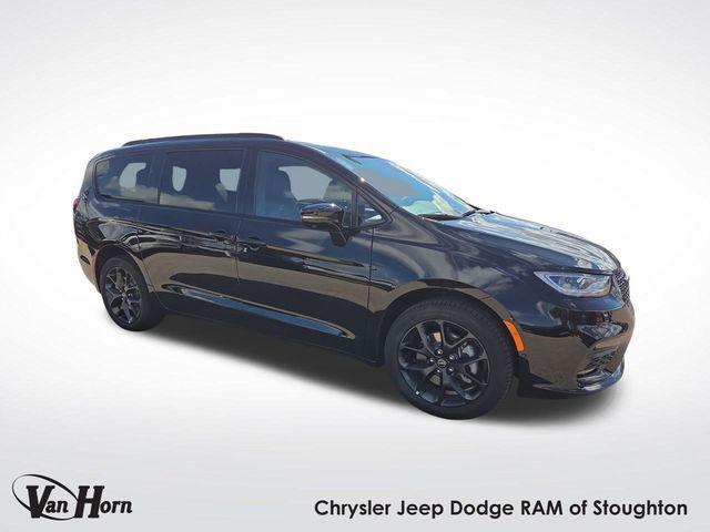 new 2026 Chrysler Pacifica car, priced at $55,600