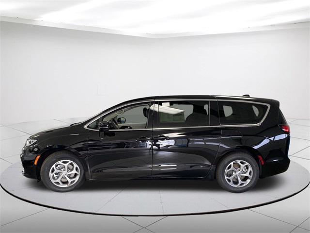 new 2024 Chrysler Pacifica car, priced at $44,584