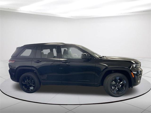 new 2025 Jeep Grand Cherokee car, priced at $47,670