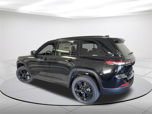 new 2025 Jeep Grand Cherokee car, priced at $47,670