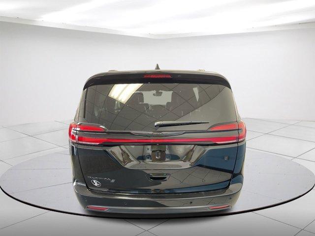 new 2024 Chrysler Pacifica car, priced at $37,974