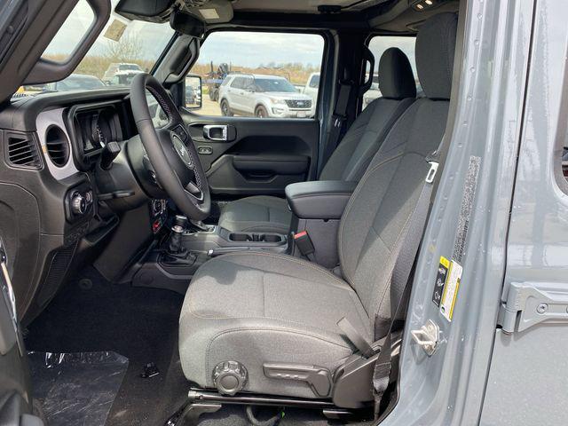 new 2025 Jeep Wrangler car, priced at $52,383