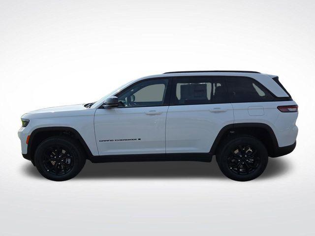 new 2025 Jeep Grand Cherokee car, priced at $43,588