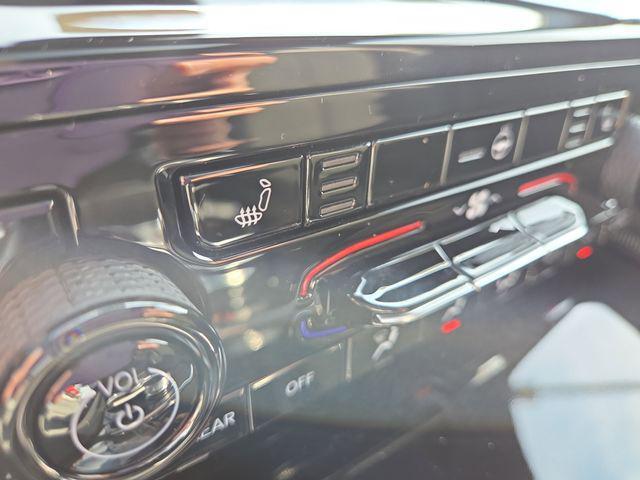 new 2025 Jeep Grand Cherokee car, priced at $43,588