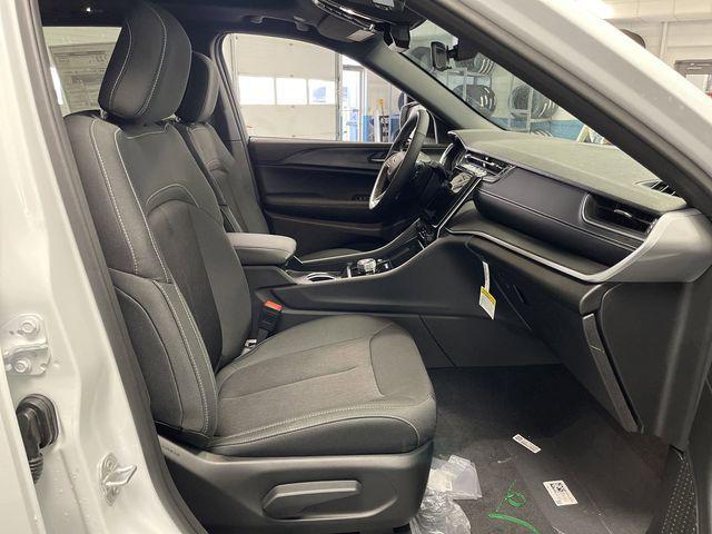 new 2025 Jeep Grand Cherokee car, priced at $38,663