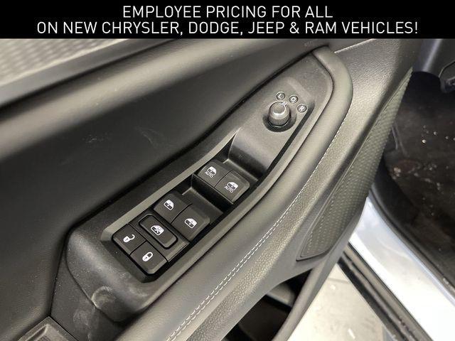 new 2025 Jeep Grand Cherokee car, priced at $38,663
