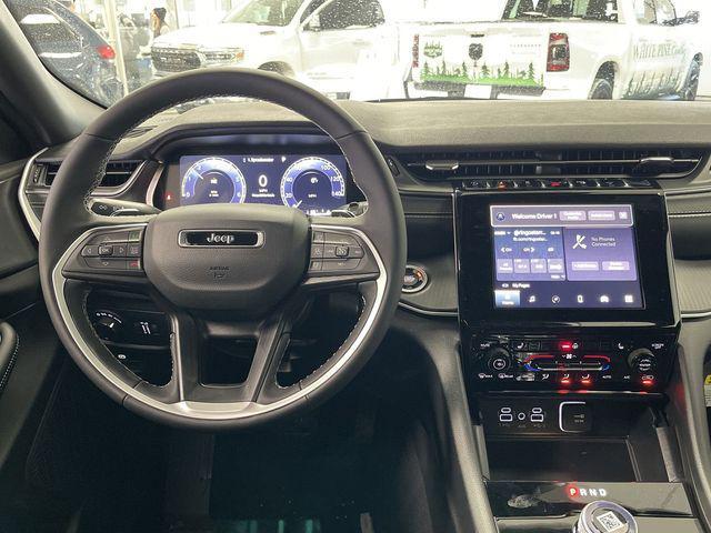 new 2025 Jeep Grand Cherokee car, priced at $38,663