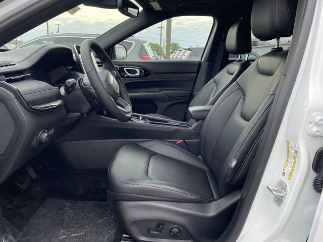new 2025 Jeep Compass car, priced at $35,661