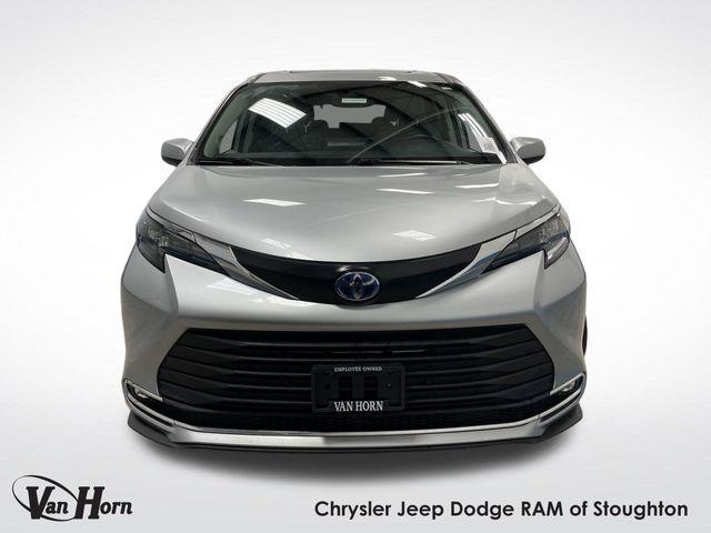 used 2024 Toyota Sienna car, priced at $44,910