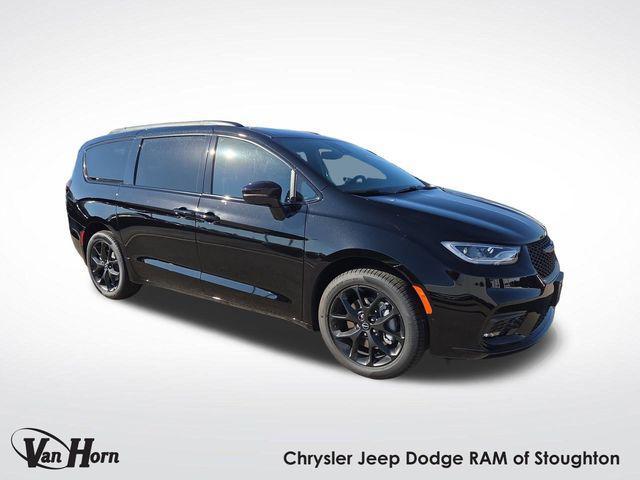 new 2026 Chrysler Pacifica car, priced at $55,755