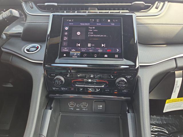 new 2025 Jeep Grand Cherokee car, priced at $45,019