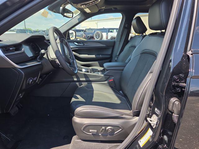 new 2025 Jeep Grand Cherokee car, priced at $43,287
