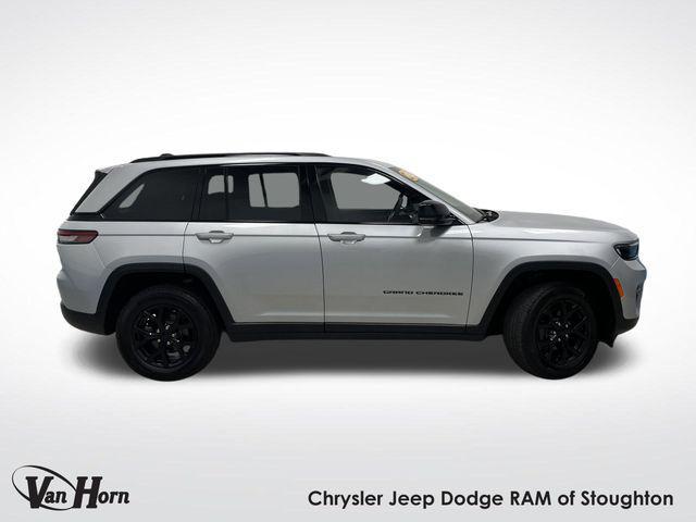 used 2024 Jeep Grand Cherokee car, priced at $34,995