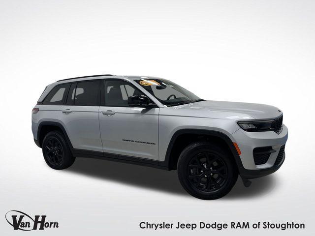 used 2024 Jeep Grand Cherokee car, priced at $34,995