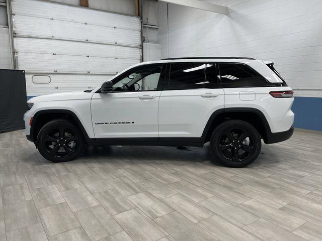used 2023 Jeep Grand Cherokee car, priced at $33,538