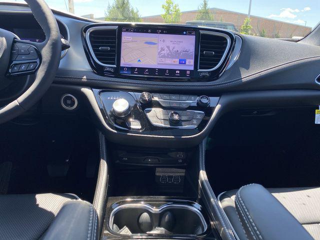 new 2025 Chrysler Pacifica car, priced at $55,823