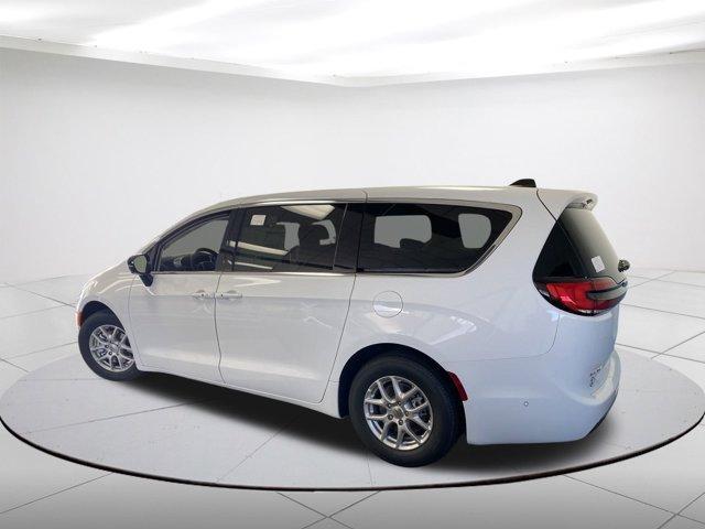 new 2024 Chrysler Pacifica car, priced at $42,390