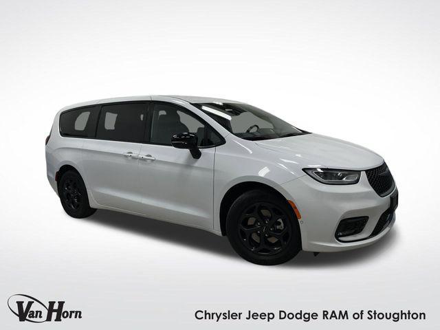 used 2024 Chrysler Pacifica Hybrid car, priced at $37,490