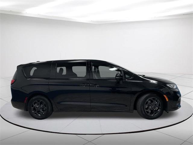 used 2023 Chrysler Pacifica Hybrid car, priced at $37,876