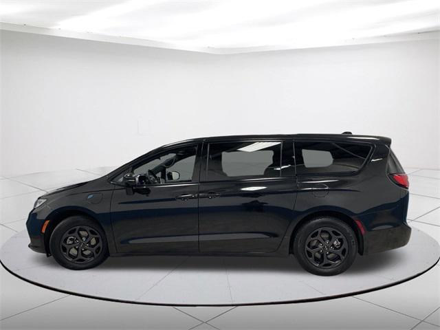 used 2023 Chrysler Pacifica Hybrid car, priced at $37,876