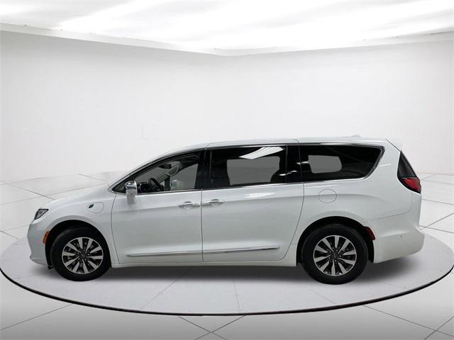 used 2022 Chrysler Pacifica Hybrid car, priced at $32,857