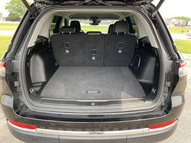 used 2022 Jeep Grand Cherokee car, priced at $33,711