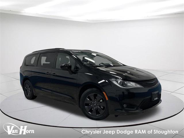 used 2020 Chrysler Pacifica Hybrid car, priced at $28,413