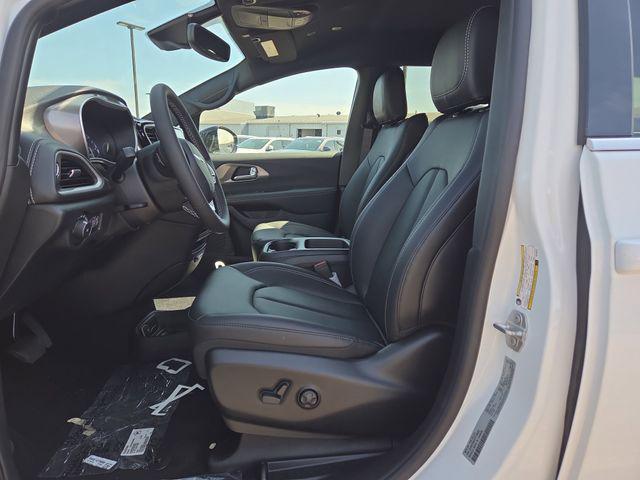 new 2026 Chrysler Pacifica car, priced at $44,651