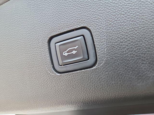 used 2023 Chevrolet Traverse car, priced at $29,549