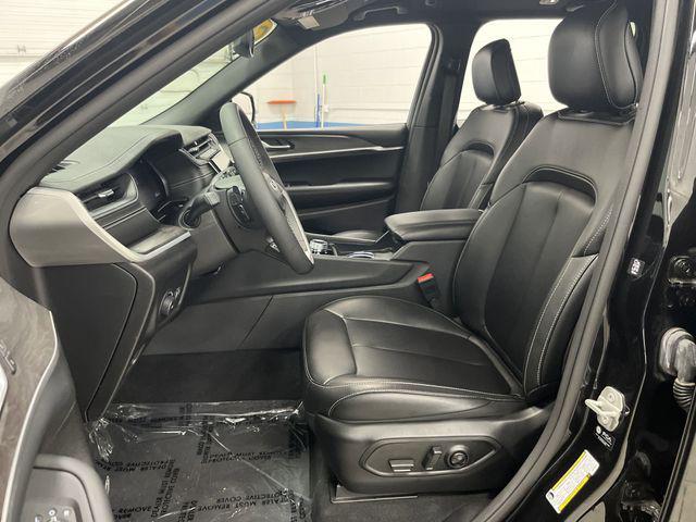used 2024 Jeep Grand Cherokee car, priced at $40,380