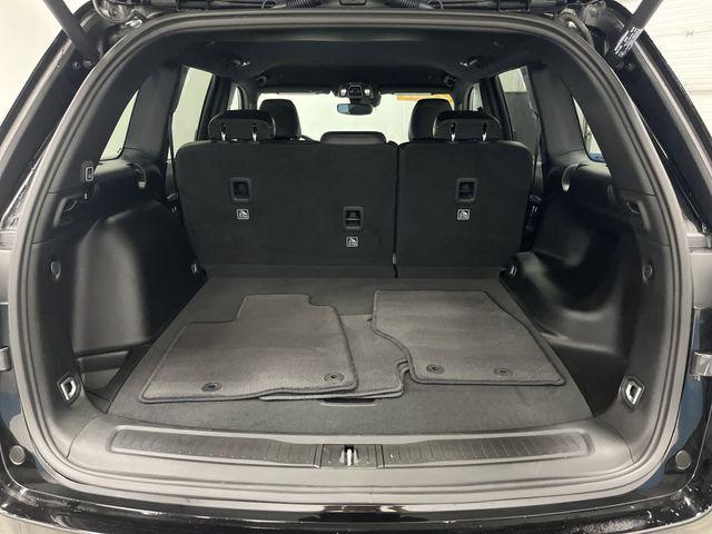 used 2024 Jeep Grand Cherokee car, priced at $40,380