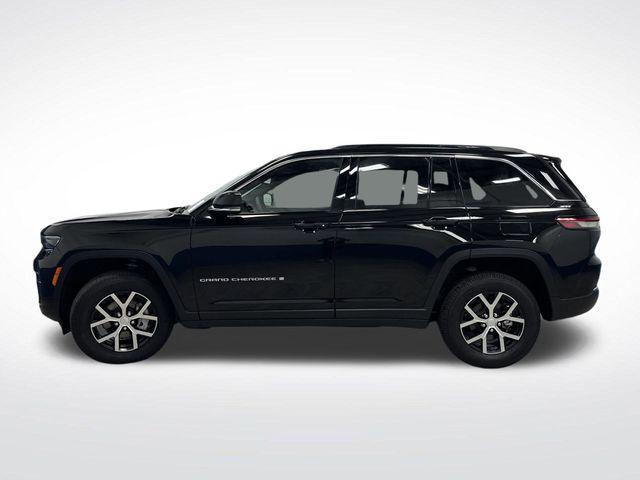 used 2024 Jeep Grand Cherokee car, priced at $40,380