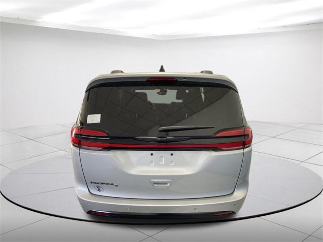 new 2024 Chrysler Pacifica car, priced at $45,013