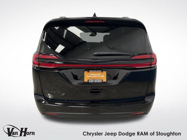 used 2024 Chrysler Pacifica car, priced at $39,058