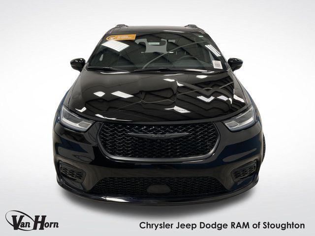used 2024 Chrysler Pacifica car, priced at $39,058