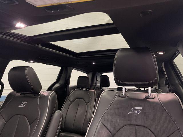 used 2024 Chrysler Pacifica car, priced at $39,058