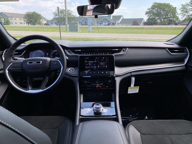 new 2025 Jeep Grand Cherokee car, priced at $43,476