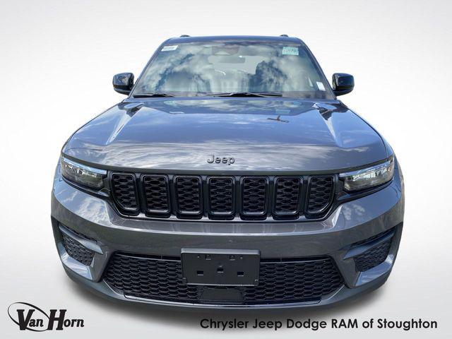 new 2025 Jeep Grand Cherokee car, priced at $43,476