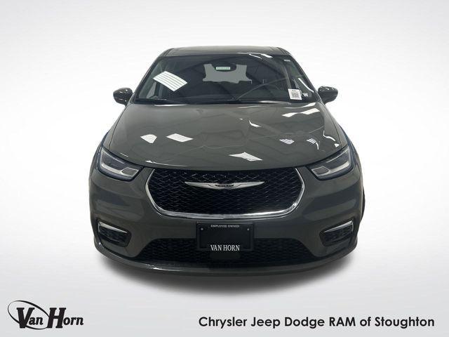 used 2022 Chrysler Pacifica Hybrid car, priced at $29,987