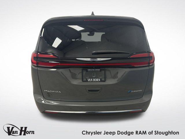 used 2022 Chrysler Pacifica Hybrid car, priced at $29,987