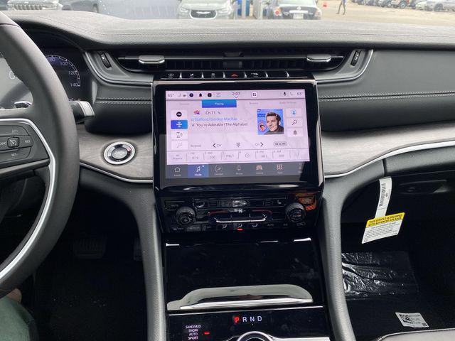 new 2025 Jeep Grand Cherokee car, priced at $48,727