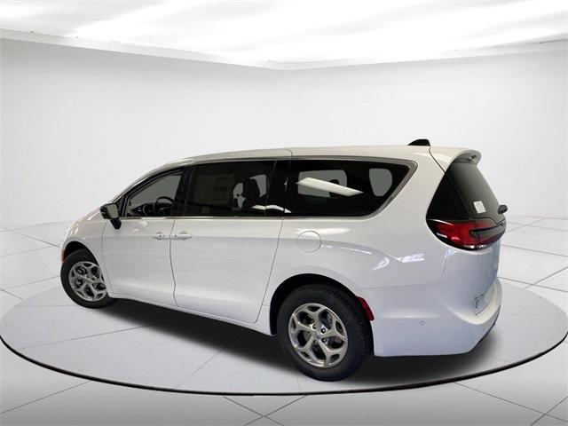 new 2024 Chrysler Pacifica car, priced at $48,264