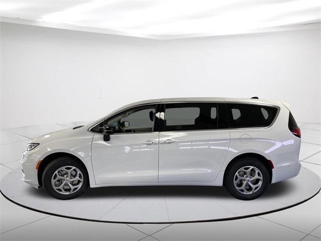 new 2024 Chrysler Pacifica car, priced at $48,264