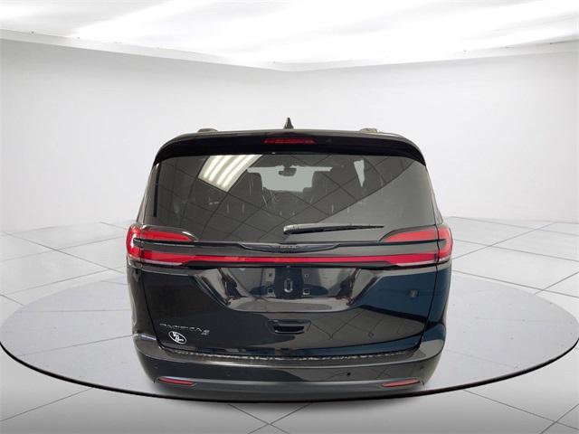 new 2024 Chrysler Pacifica car, priced at $36,844